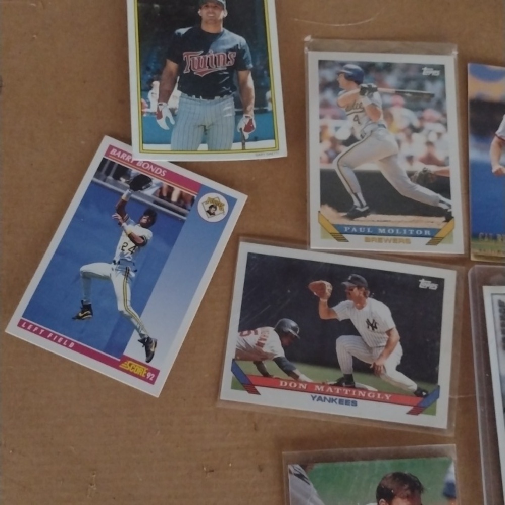Assorted Baseball Trading Cards Collection - Picture 5 of 5